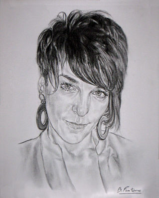 Ritratto di donna, disegno a carboncino